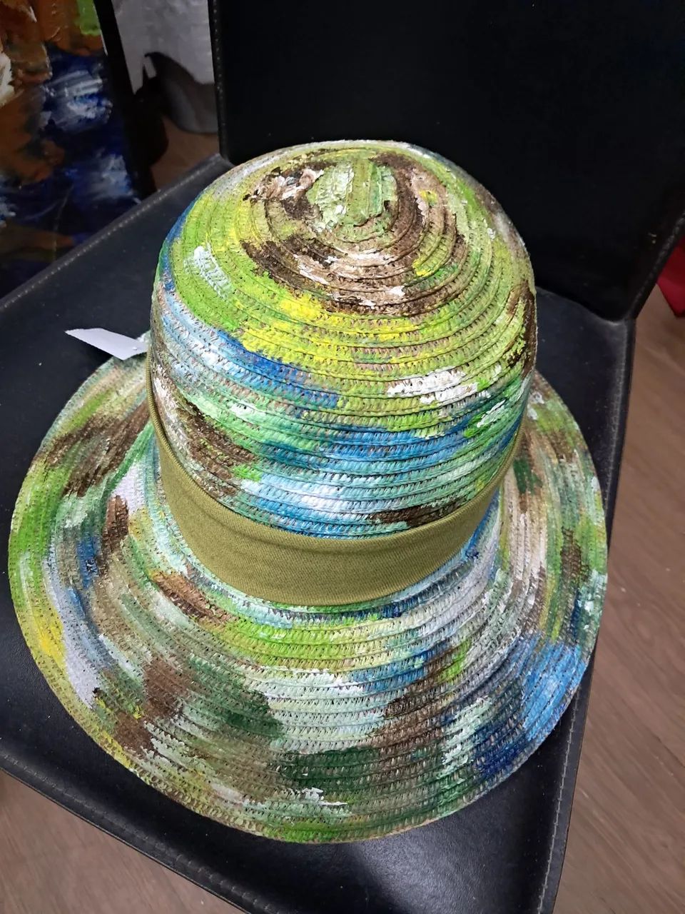 Chapéu com pintura exclusiva  - Foto 2