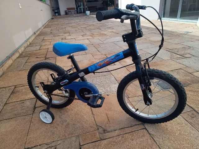 Bicicleta infantil aro 16 com rodinhas e pneus novos - Foto 2