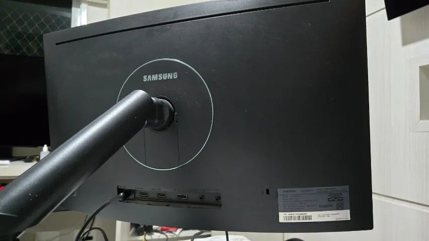 Monitor Samsung Quantum Dot 24' 144hzQLED - Foto 3