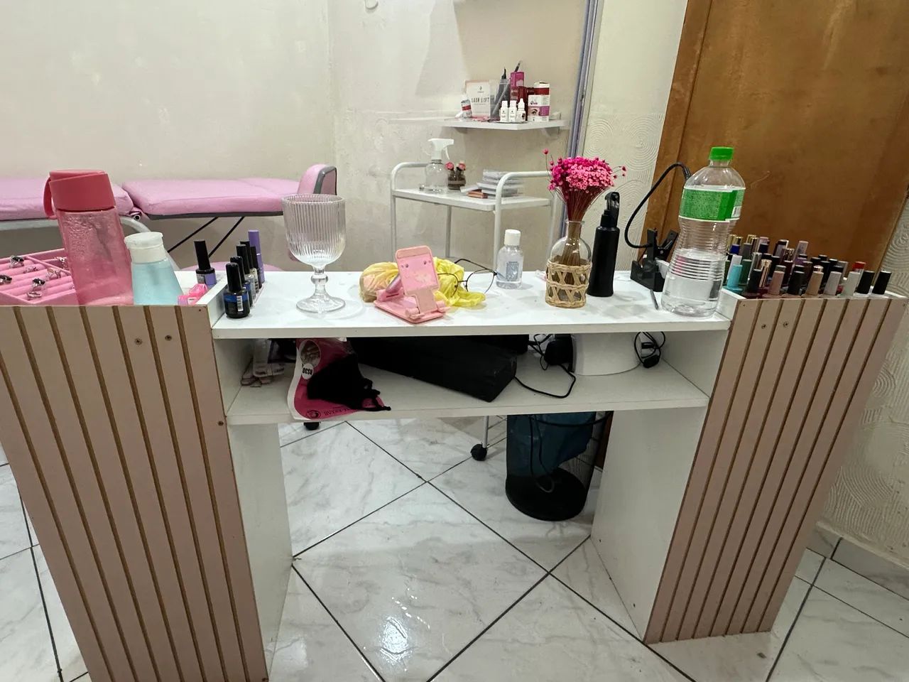 Mesa para extensionista de unhas