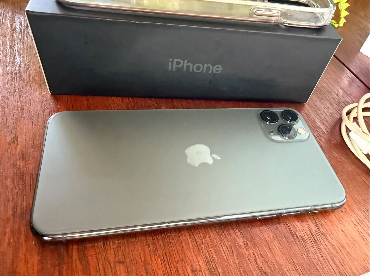 iPhone 11 Pro Max 256gb 12x sem juros - Celulares e Smartphones