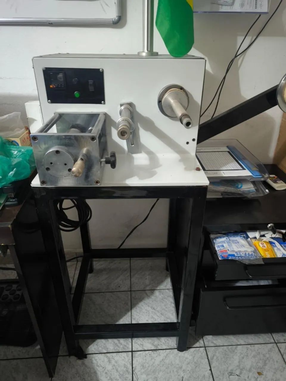 MAQUINA FLEXOGRAFICA DE 3 CORES, LAMINAÇÃO E REBOBINADEIRA