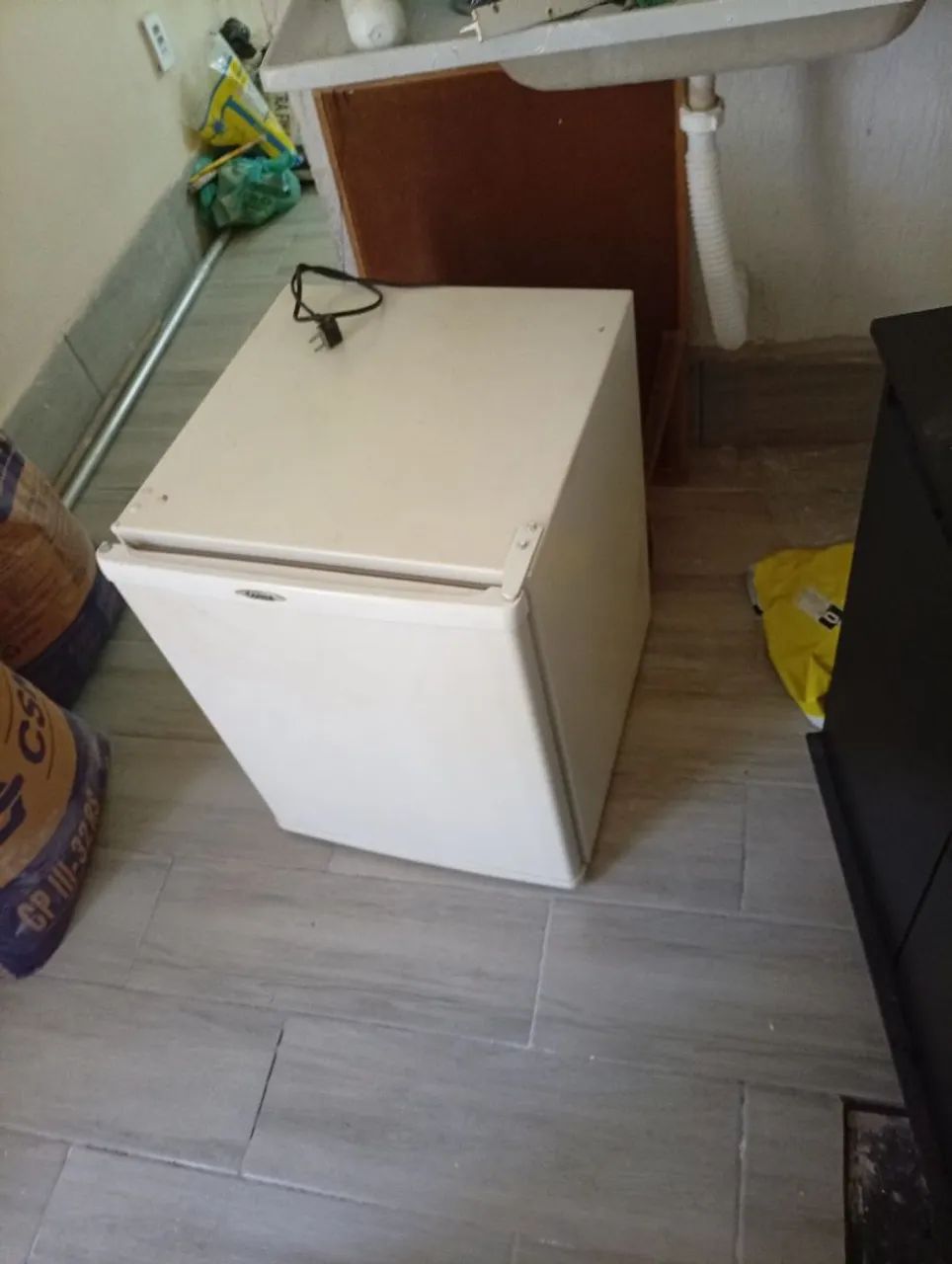 Frigobar Consul  67 litros entrego a combinar  - Foto 4