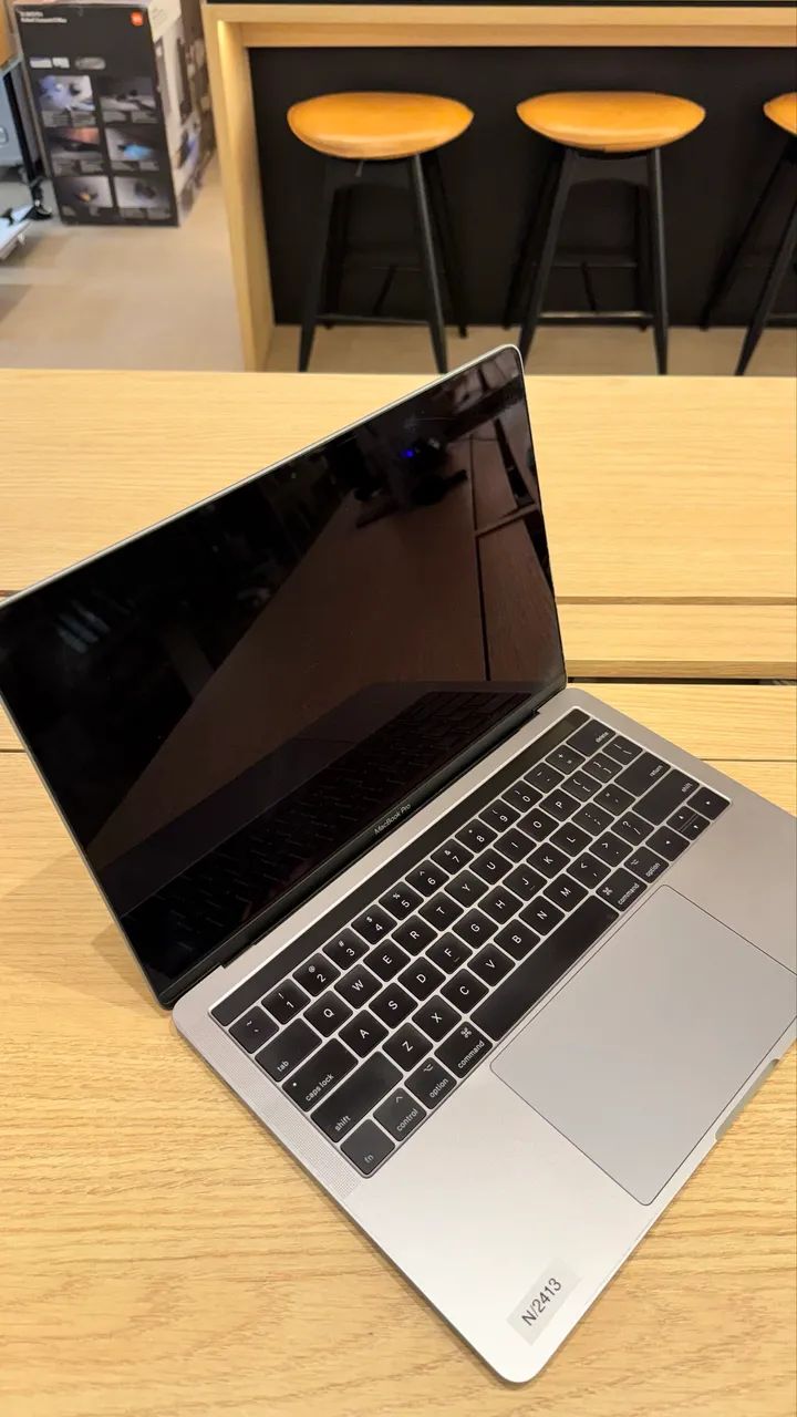SEMINOVO - MacBook Pro 2017 13? Touch Bar Cinza 512GB 8GB de RAM  - Foto 3