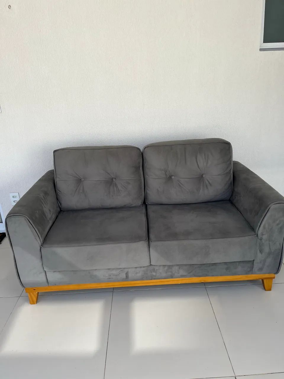 Sofá Retrô Cinza  - Foto 3