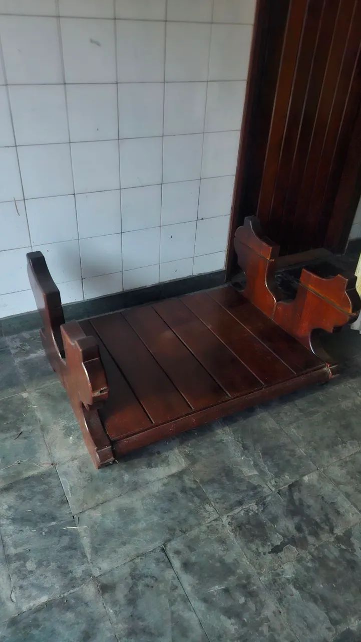 Mesa de Centro de Madeira Maciça  - Foto 3