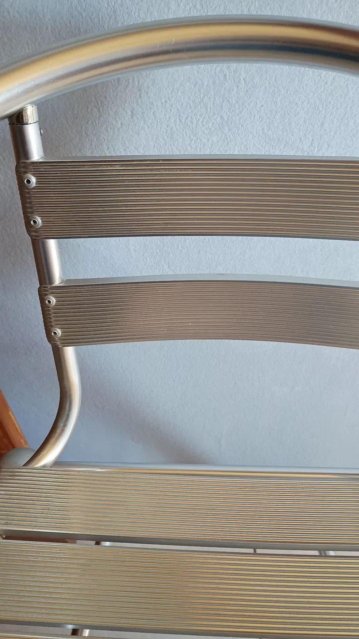Mesa com banquetas em alumínio. - Foto 4