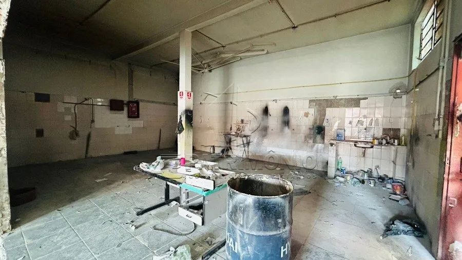 Barracão Comercial Amplo em Excelente Localização - Foto 5