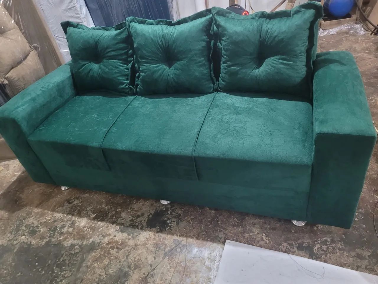Sofá 3 lugares Diferentes modelos novos - Foto 2