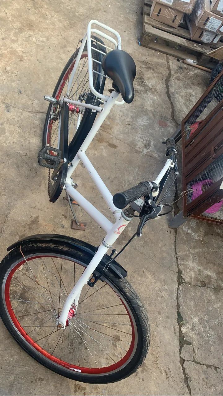 BICICLETA CONSERVADA ,TODA FUNCIONAL PARA USO!