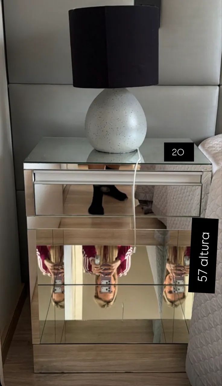 Criado e guarda roupa em perfeito estado  - Foto 2