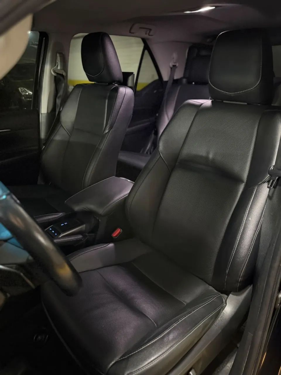 Toyota Hilux SW4 SRX 4x4 2.8 TDI 16V Dies. Aut., foto 12 de 20