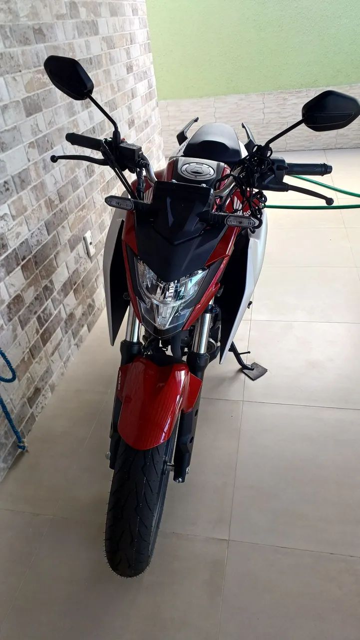 CB 300f 2026 zero com 70 km - Foto 4