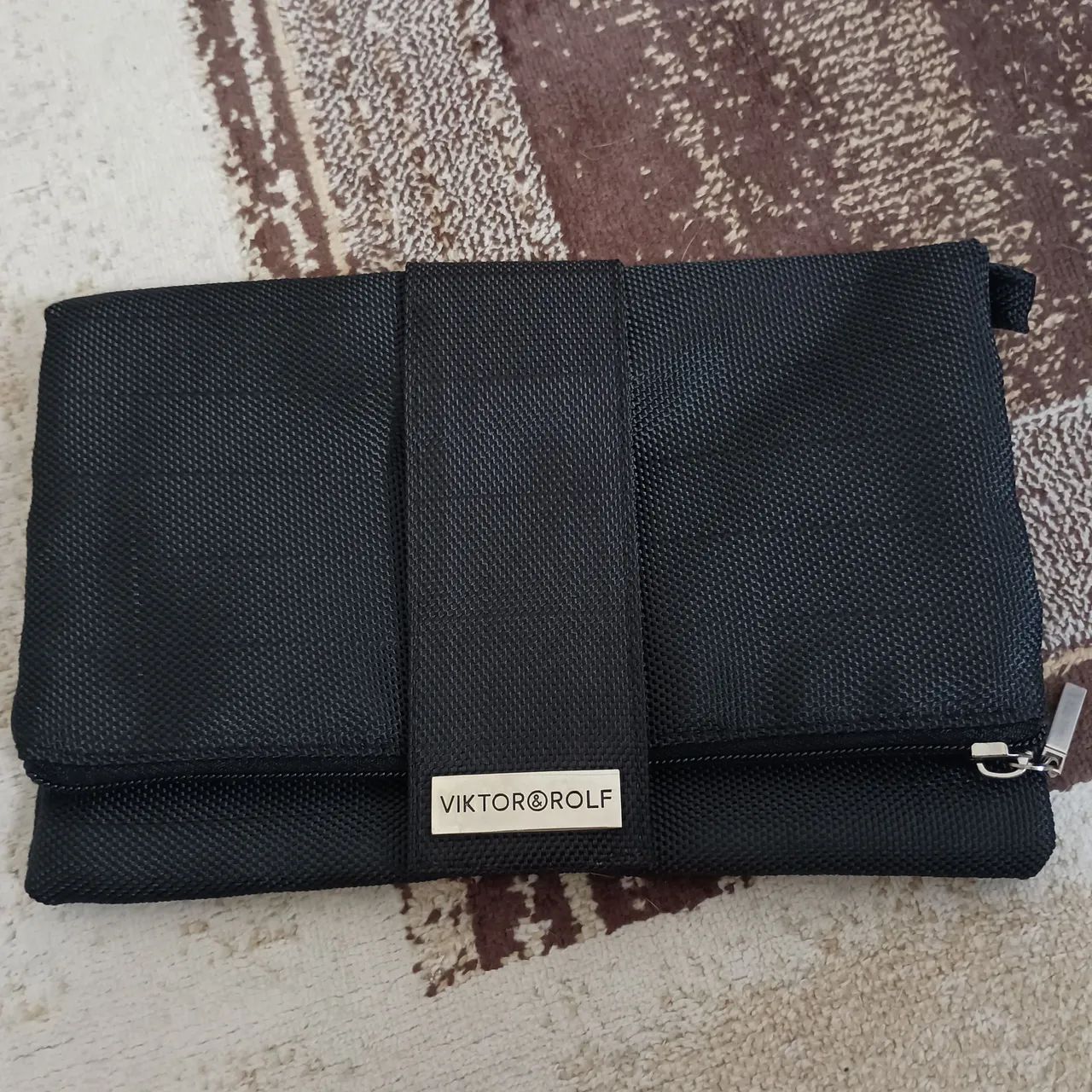 Necessarie Viktor and Rolf 