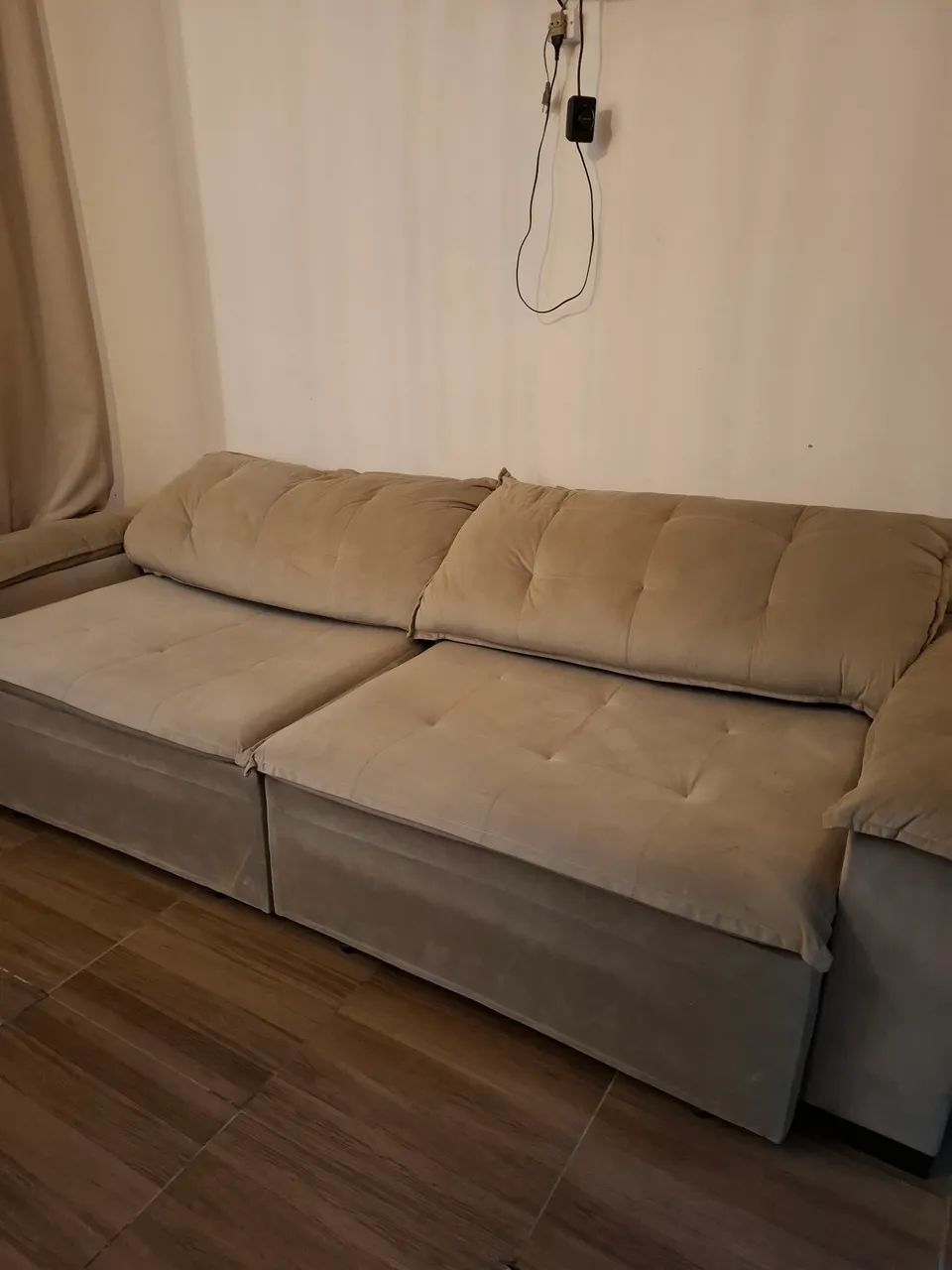 Sofá retrátil e reclinável 