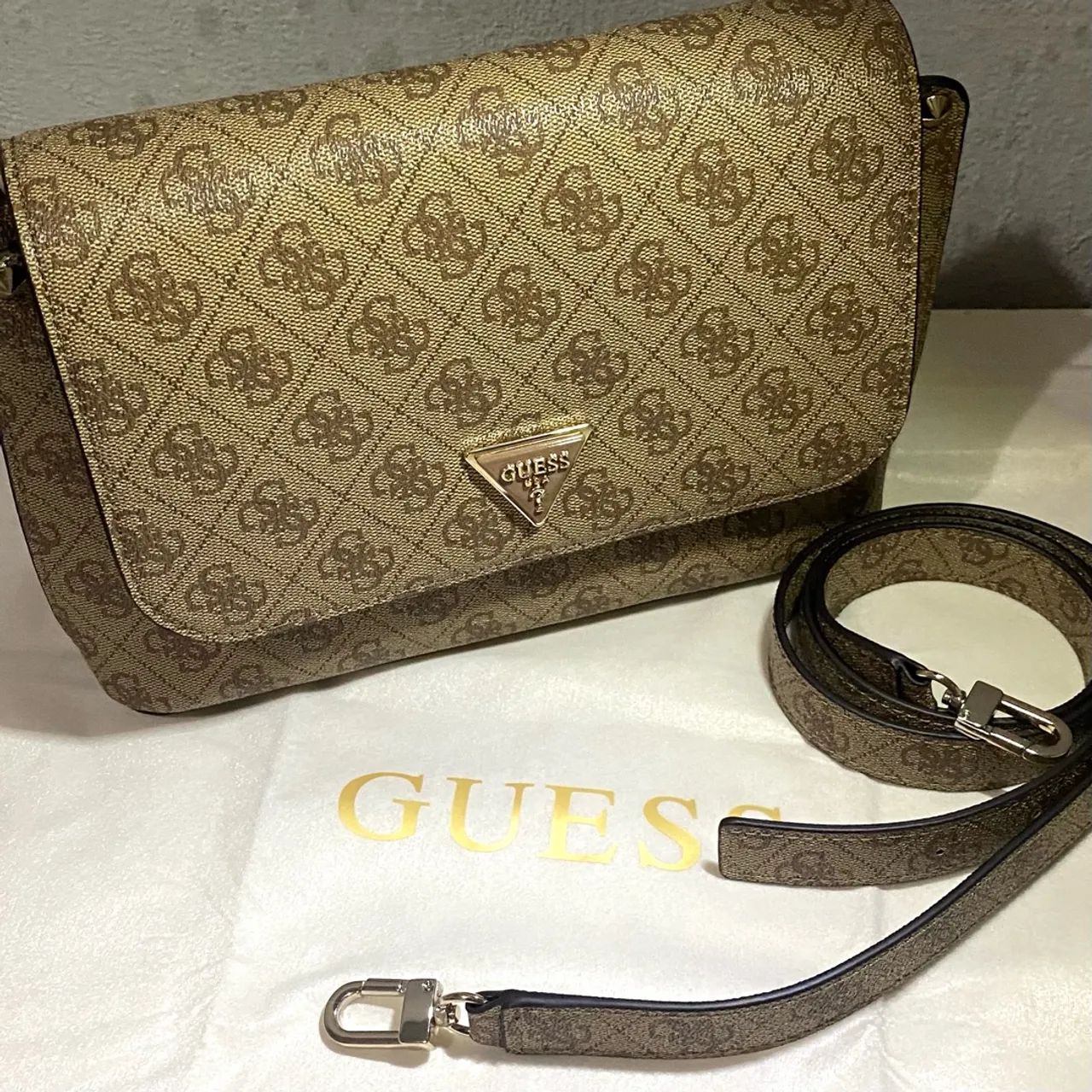 Bolsa Transversal Guess