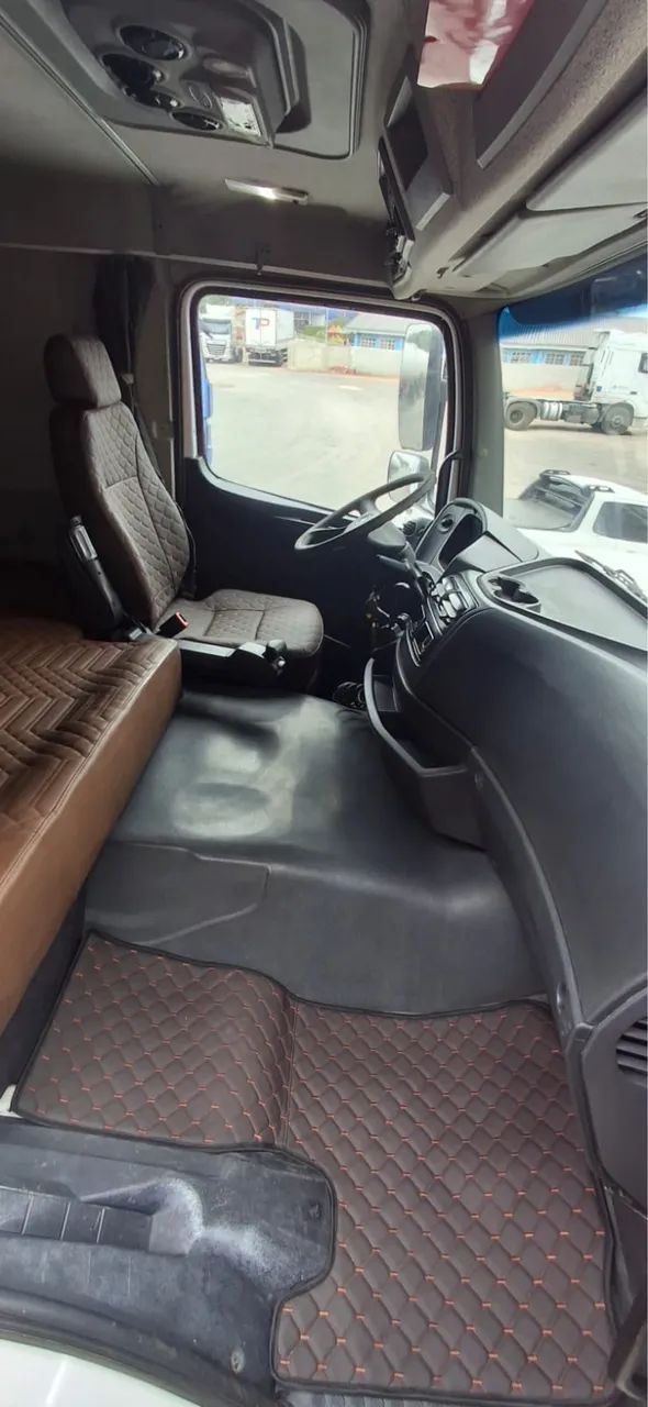 Roll On Roll Off- conjunto Usado - Foto 3