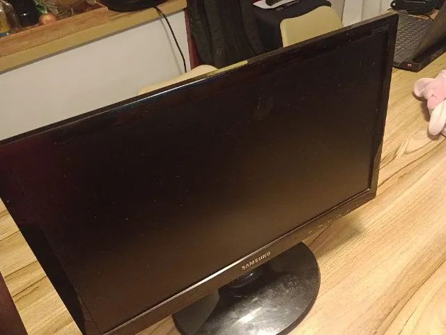 Monitor Samsung S19C301F - Foto 2