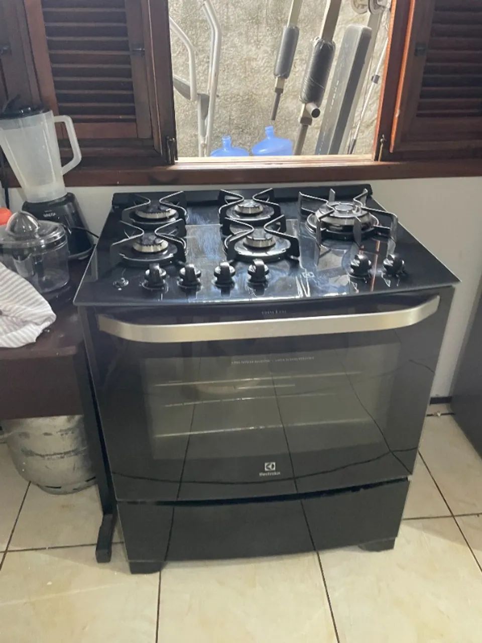 FOGÃO ELETROLUX PRETO COM MESA DE VIDRO