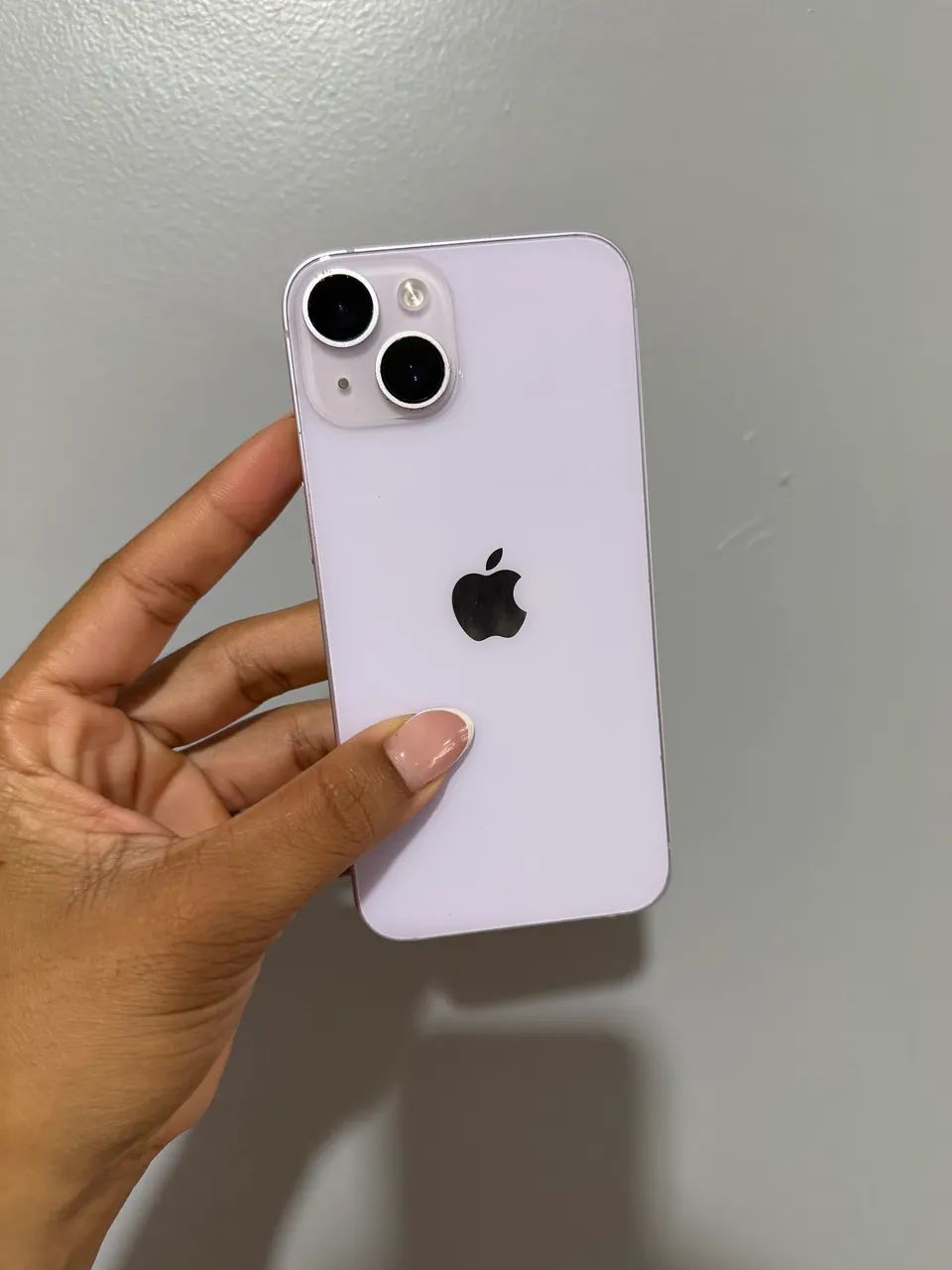 iPhone 14 lilás 