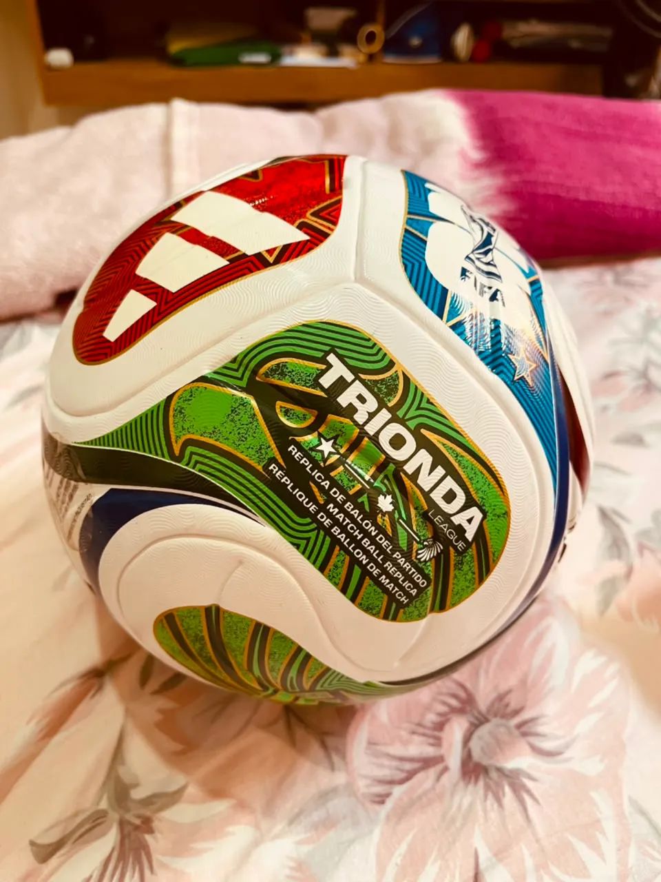 Bola Adidas Trionda League - FIFA Quality