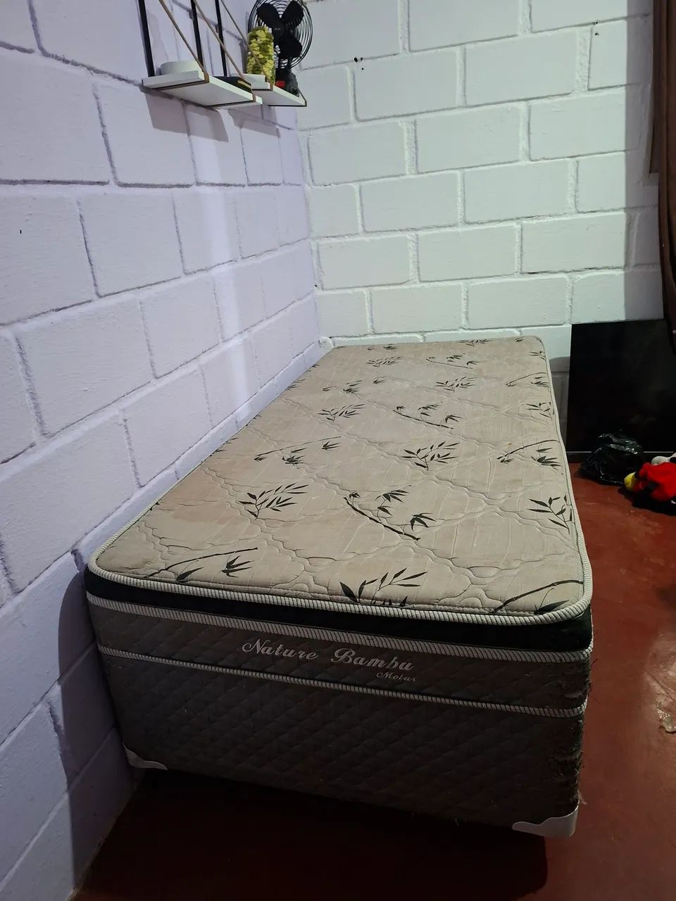 Cama box de solteiro usada
