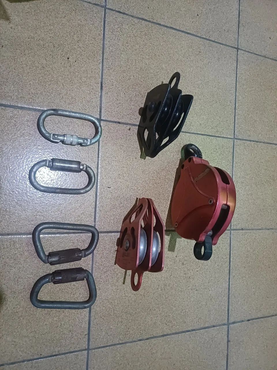 Equipamentos para resgate, rapel e outras atividades 1200 aceito proposta  - Foto 3
