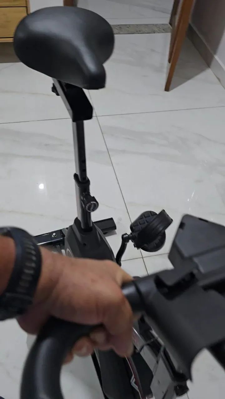 Vendo Bike Ergometrica Nova (Imperdível) - Foto 4