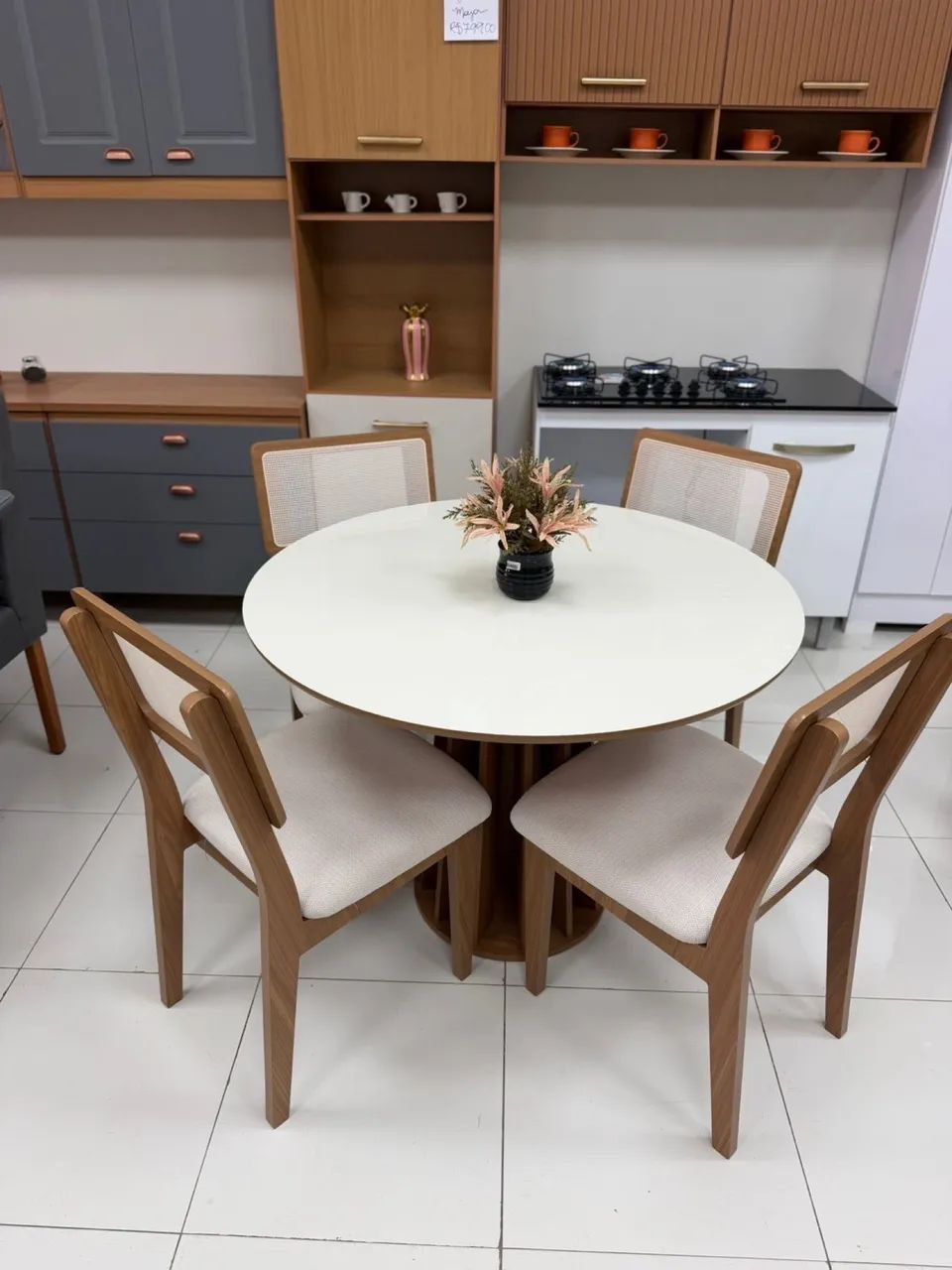 Mesa de Jantar Dalla Costa com 04 Cadeiras - Entrega Imediata - Foto 3