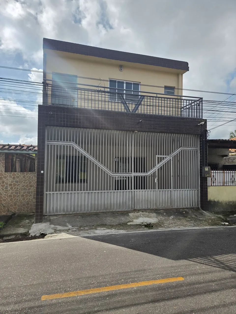 Casa 2 pav. Com 3 suítes +2vgs