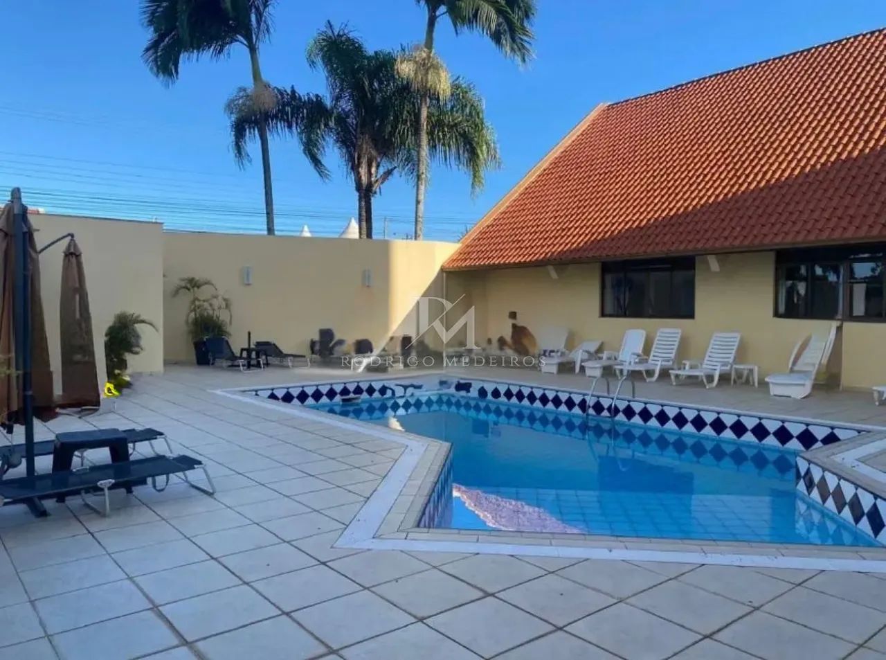 OPORTUNIDADE  APARTAMENTO 100% REFORMADO EM COQUEIROS - Foto 2