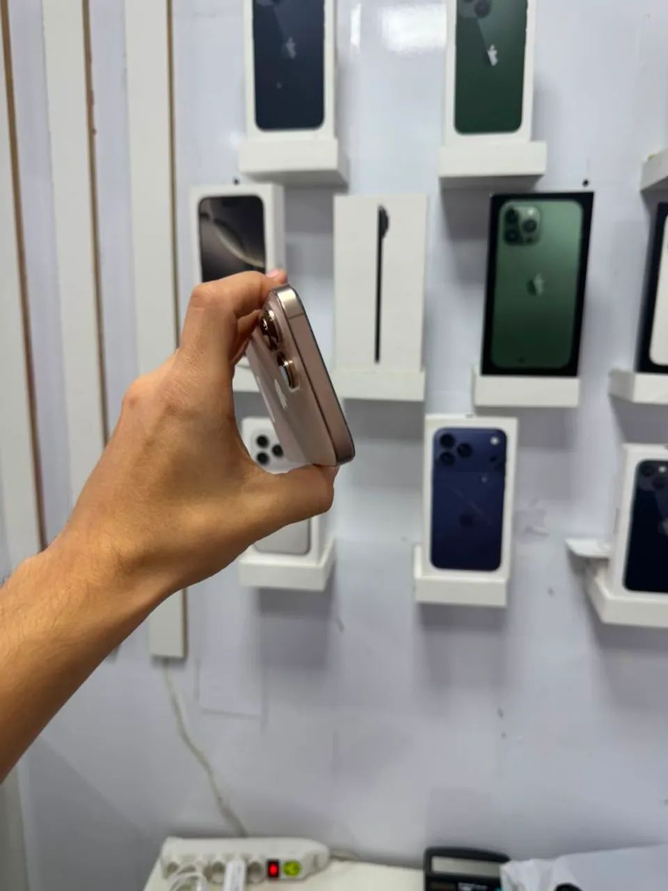 iPhone 16 Pro Max - 256GB <br>?5.399,00 - Foto 5