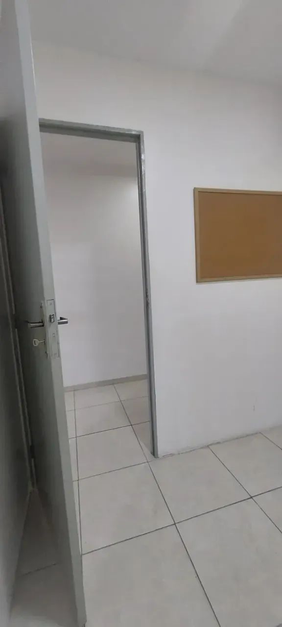 ALUGO SALA FAROL P/ AR / P/ TRÁS CASA VIEIRA - Foto 2