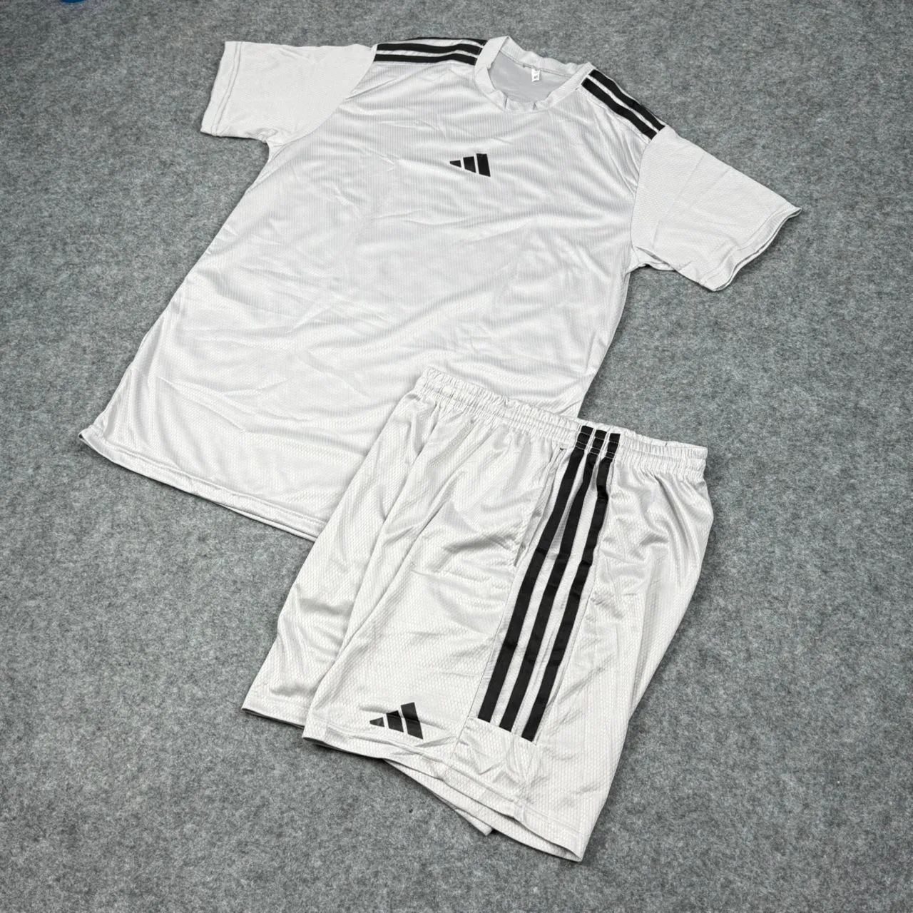 Conjunto Adidas 