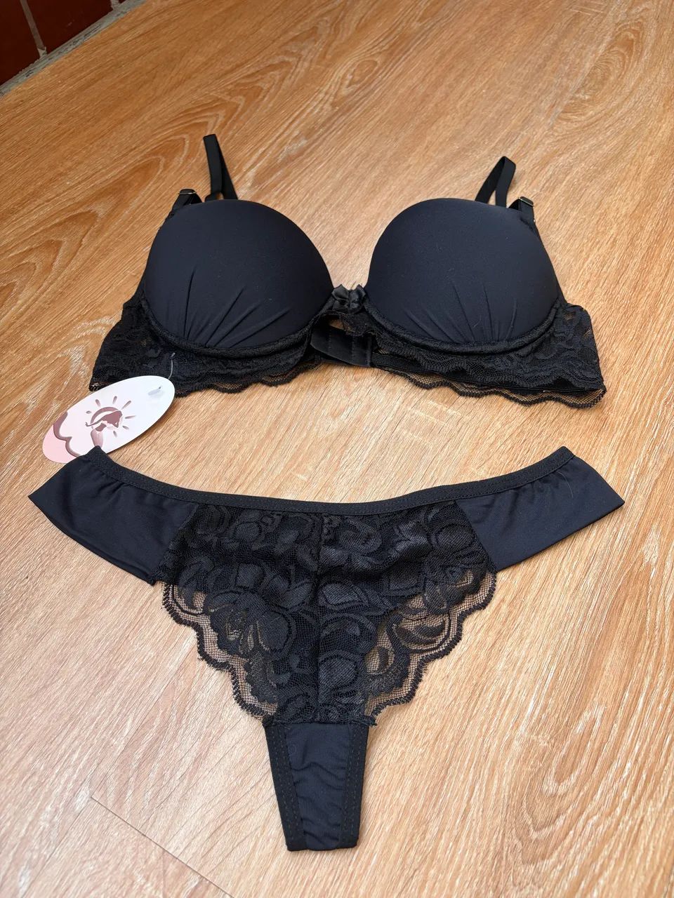 Conjunto de lingerie fio dental com renda preto  - Foto 3