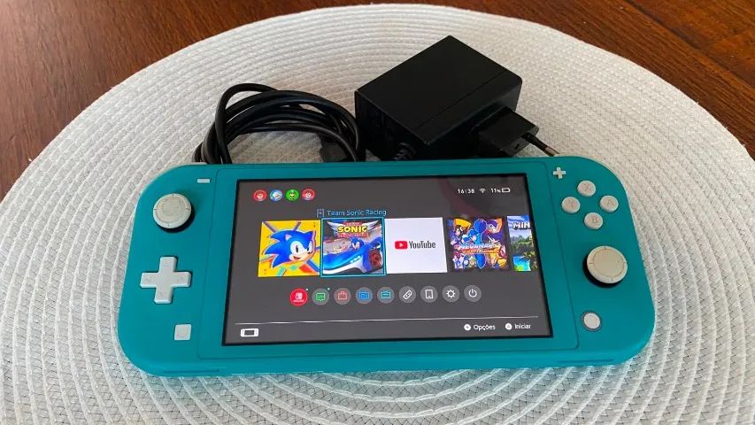 Nintendo Switch Lite + Jogo
