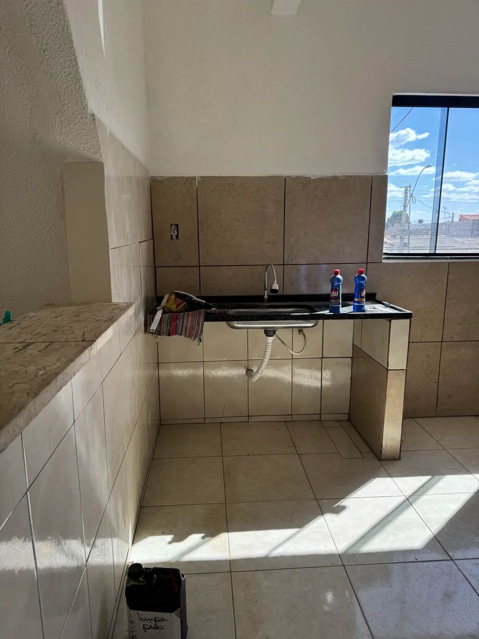Alugo apartamento recém reformado  - Foto 2