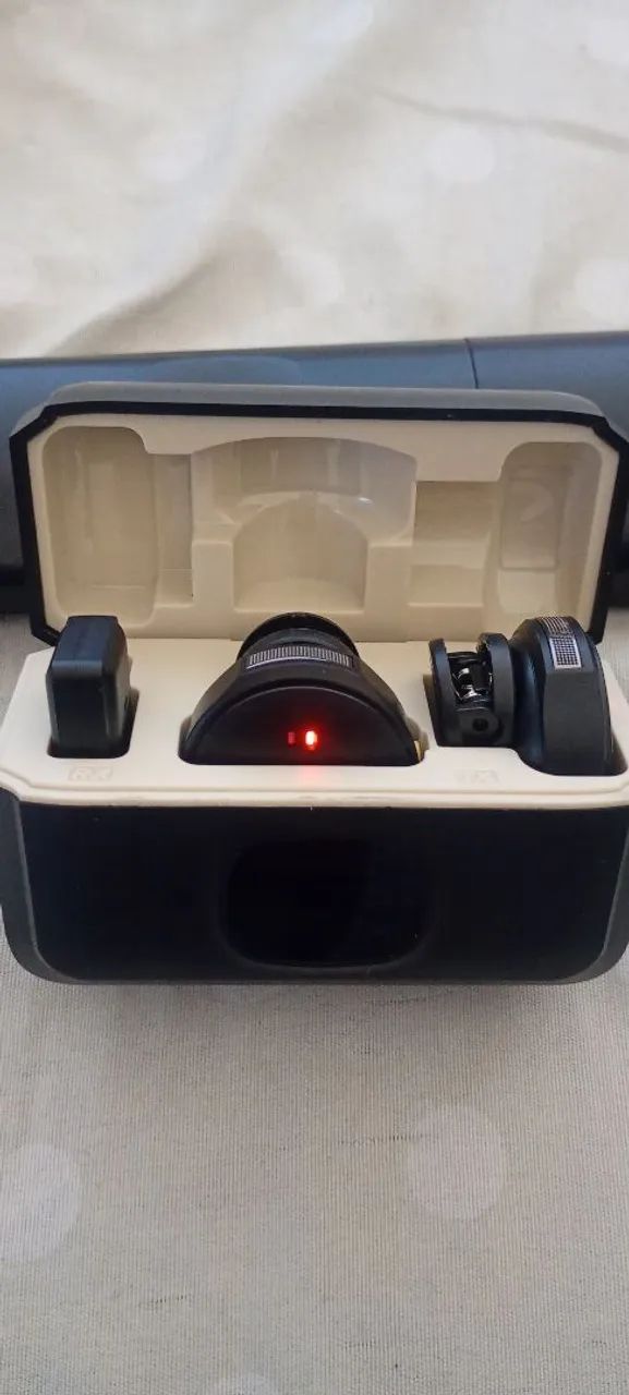 Fone sem fio com estojo carregável 