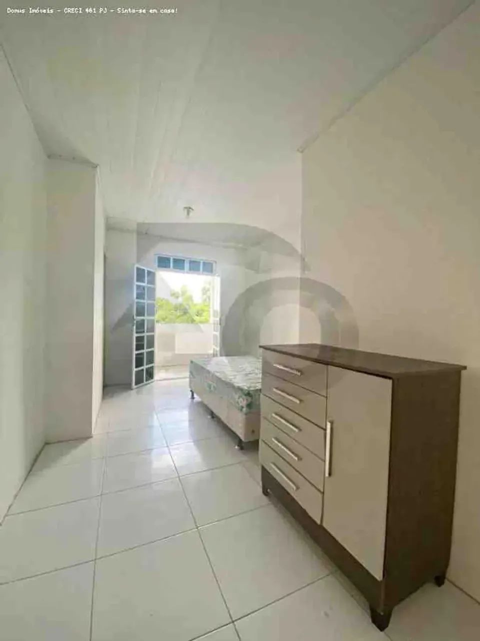 Recanto das Rosas: Chácara com 3 Casas, 6 Lotes, Piscina e Área Verde.
