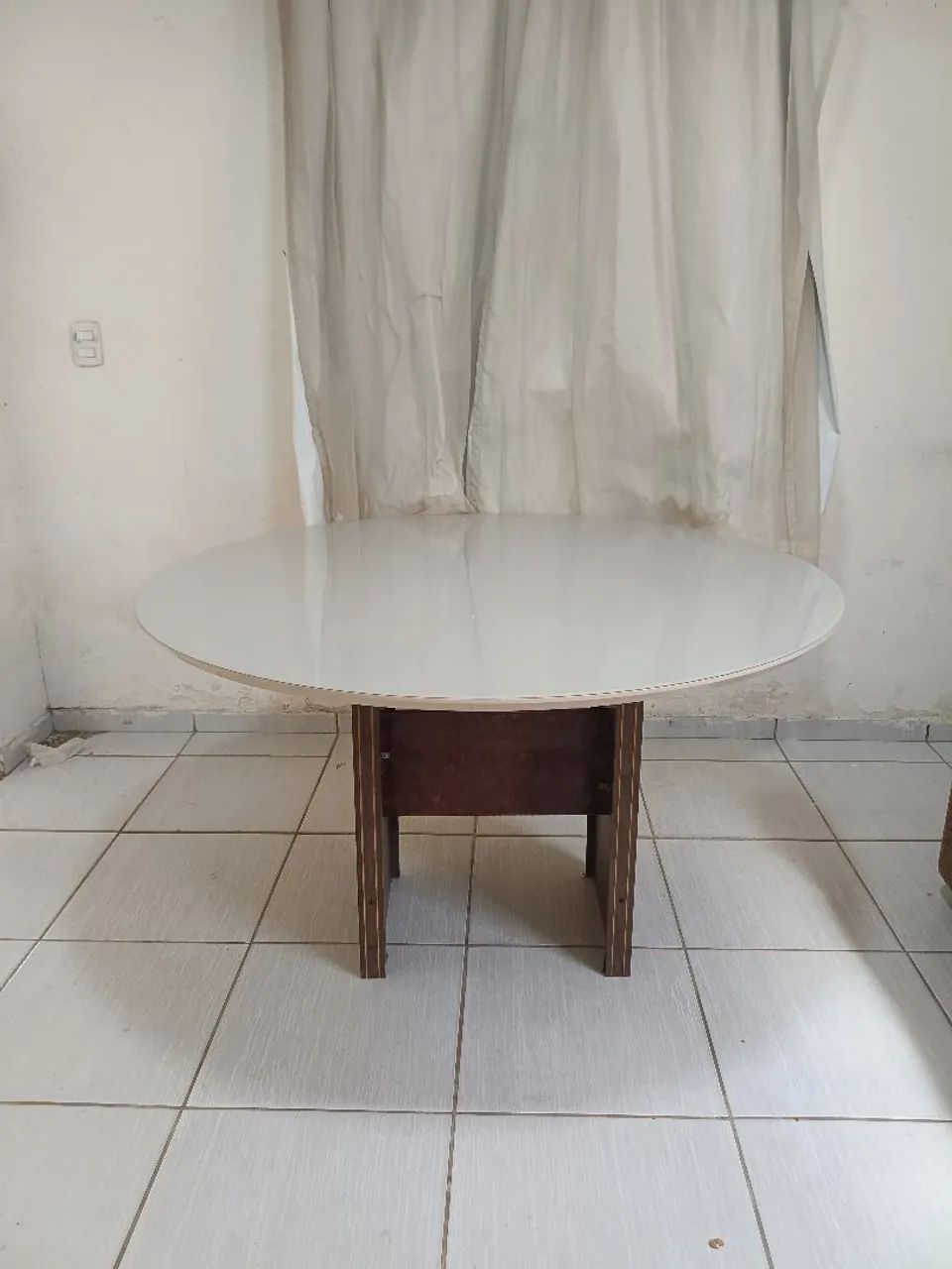 Mesa de jantar com tampo de vidro