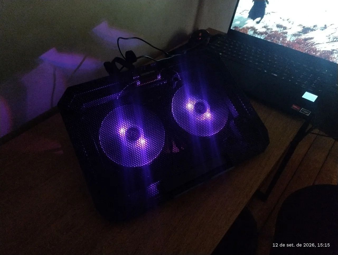 Base para notebook com resfriamento