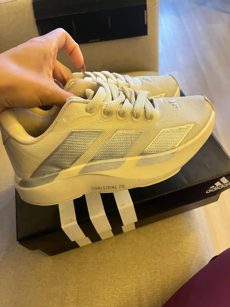 Tênis adidas 