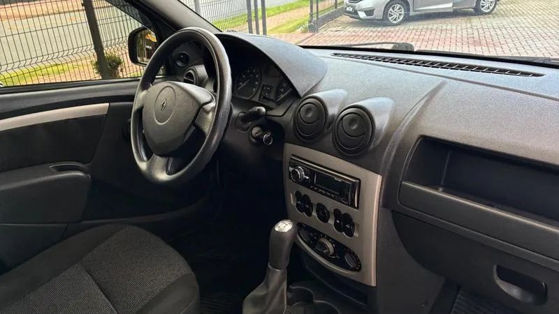 Renault Logan Expression Hi-flex 1.6 8V 4P 2010 - Foto 10