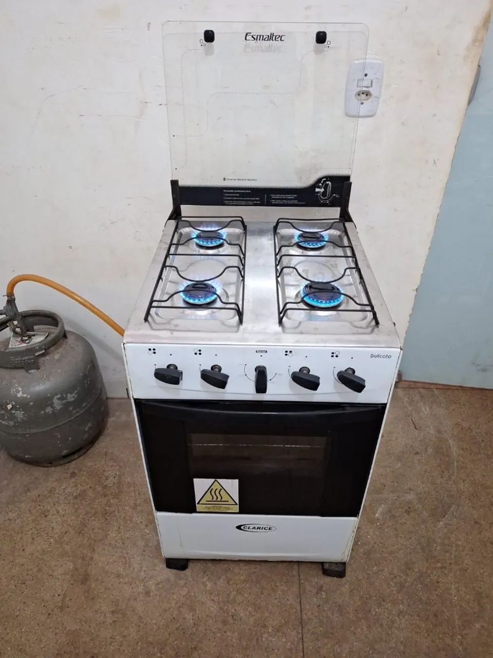 Fogão Limpinho.                                                     Faço entrega 
