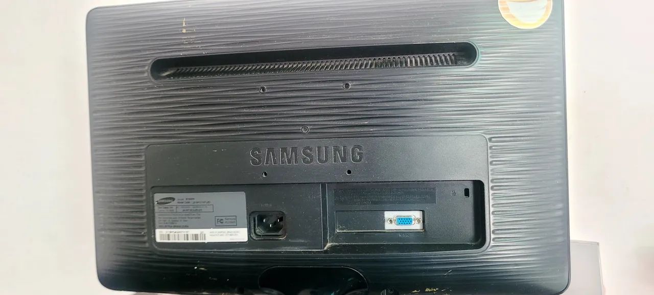 Kit 2 Monitores Samsung 18.5" SyncMaster B1930N + Cabos (Aceito Trocas) - Foto 3