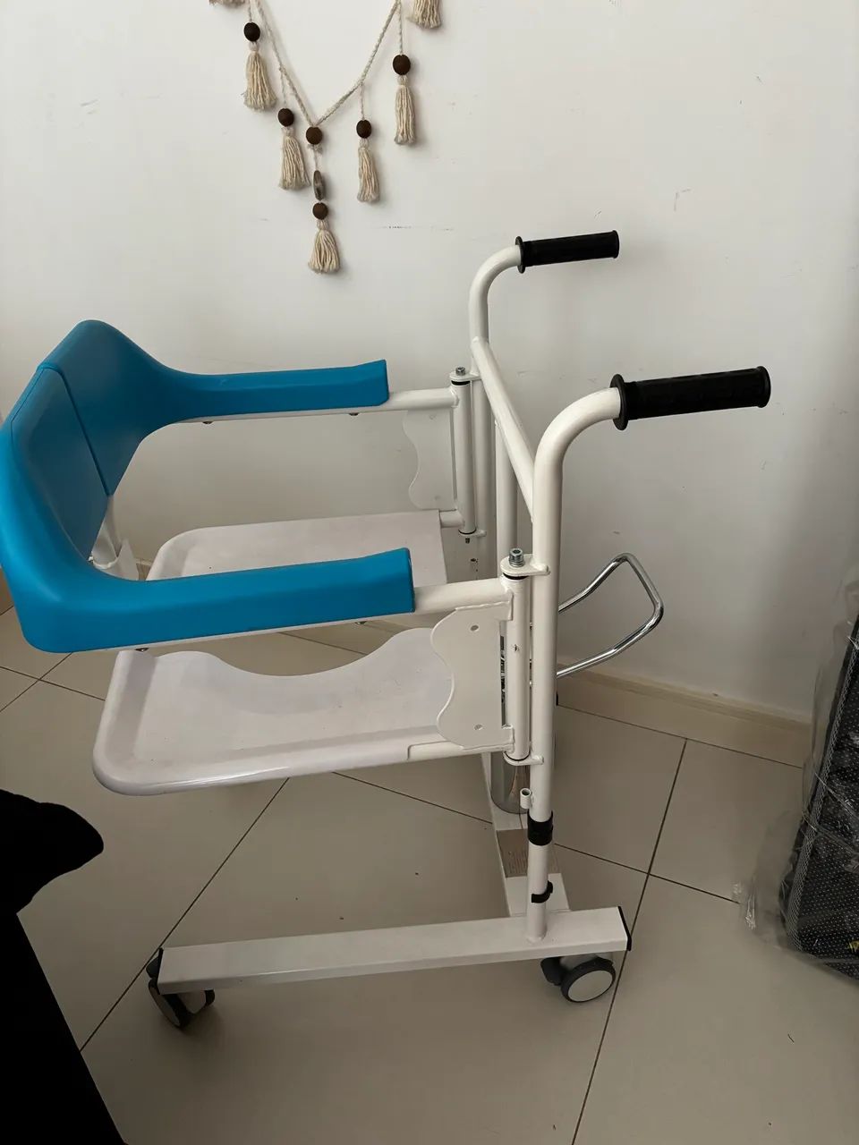 Cadeira de transferência idoso nova - Foto 2