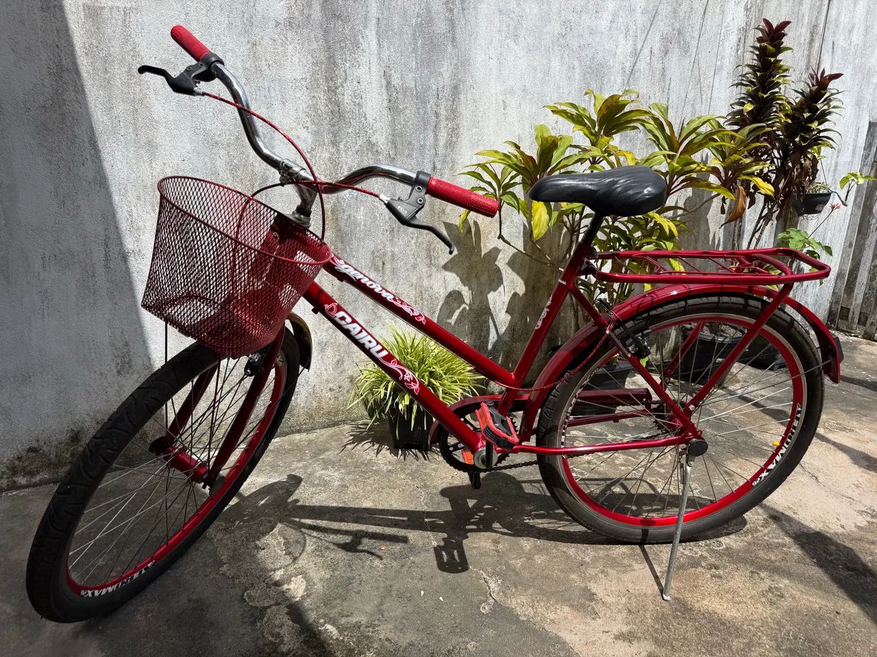 Bicicleta cairu vermelha.  - Foto 4