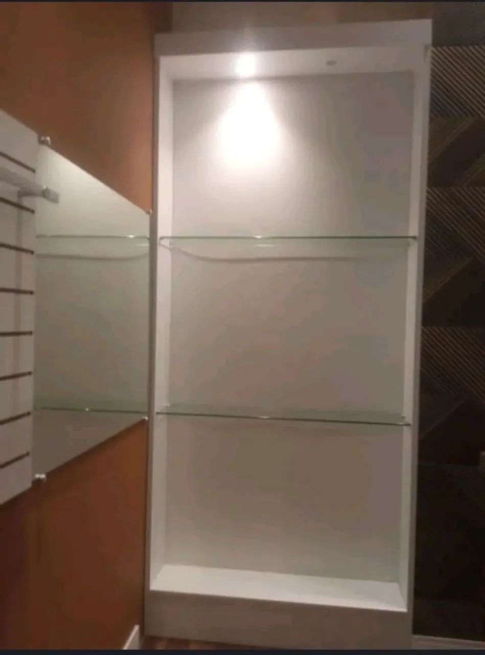 Liquidação Móveis para loja em excelente estado