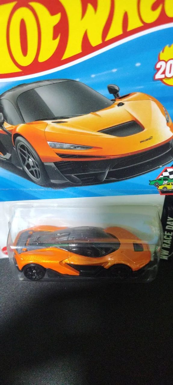 Carrinho Hotwheels McLaren W1 laranja - Foto 3