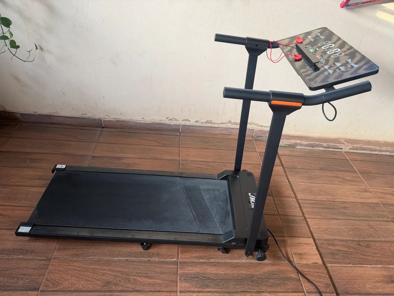 Vendo uma esteira elétrica semi nova - Foto 4